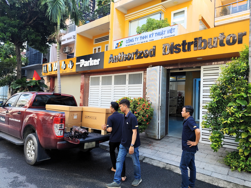 Kỹ Thuật Việt giao hàng biến tần DC590P cuối tuần